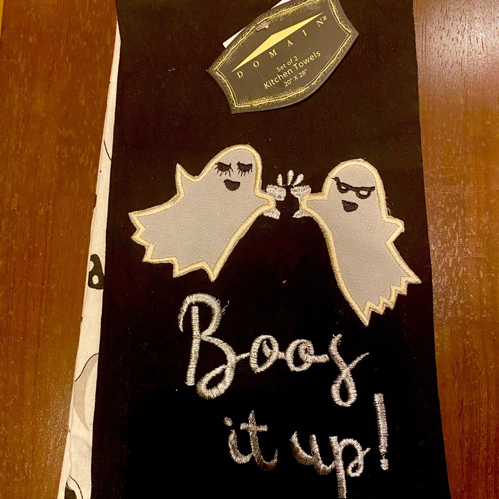 NWT Set of 2 Halloween Kitchen Towels